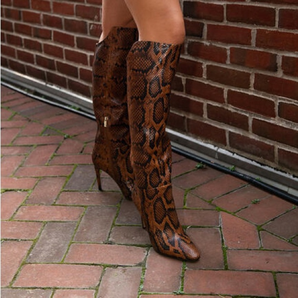 VINCE CAMUTO FENINDY OVER THE KNEE BOOT